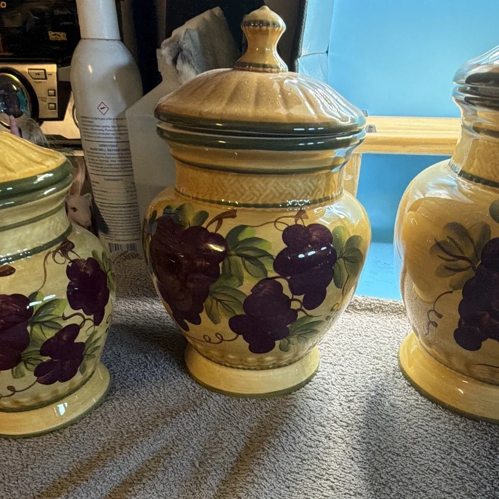 Casa Vero by Ack Tuscany Ceramic Grape Canister Set 4 Pc Lidded, MW/DS Safe. New